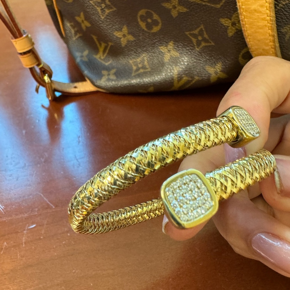 Authentic Roberto Coin Primavera Wrap Bangle with Diamonds – 18K Yellow Gold